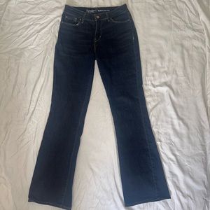 LEVI’S BOOTCUT JEANS